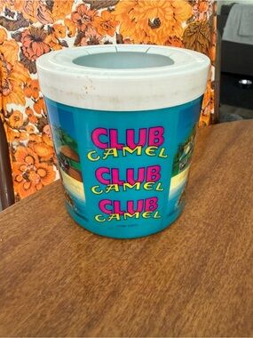 Vintage 1991- Joe Camel- Hard Shell Drink Koozie